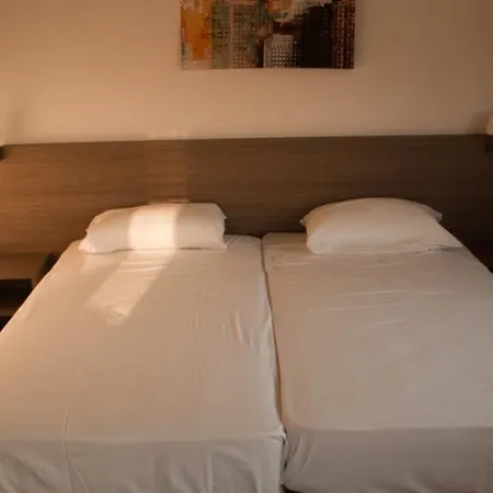 St. George Rent Rooms Λάρνακα Εξωτερικό φωτογραφία