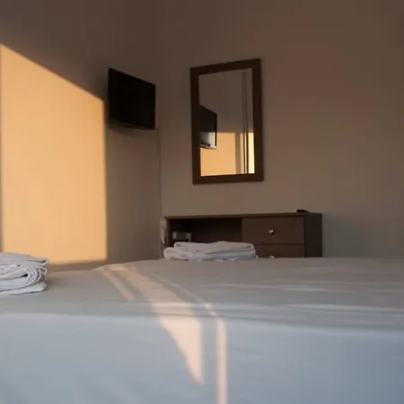 St. George Rent Rooms Λάρνακα Εξωτερικό φωτογραφία